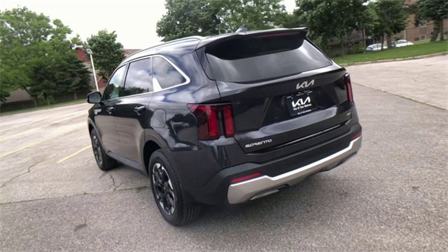 New 2025 Kia Sorento S image 9