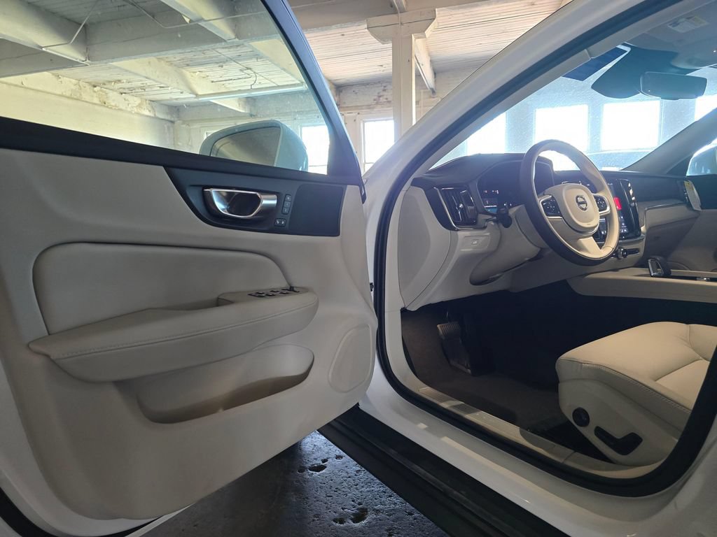 New 2026 Volvo V60 B5 Cross Country Plus AWD/4WD image 19