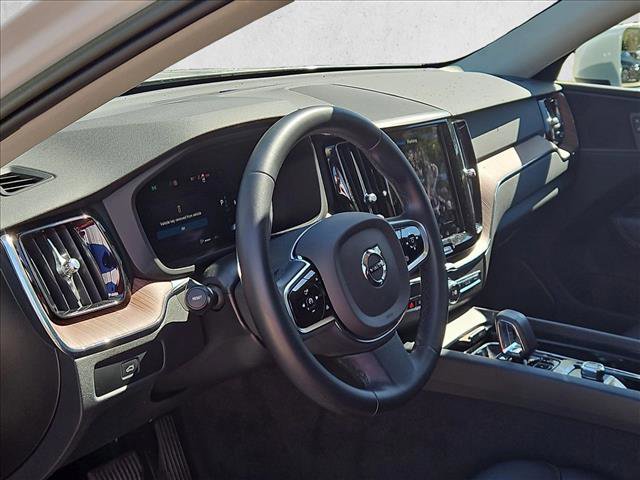 Used 2023 Volvo XC60 B5 Plus w/ Protection Package Premier FWD image 10