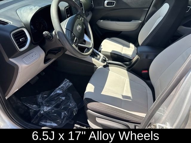 Used 2020 Hyundai Venue SEL image 18