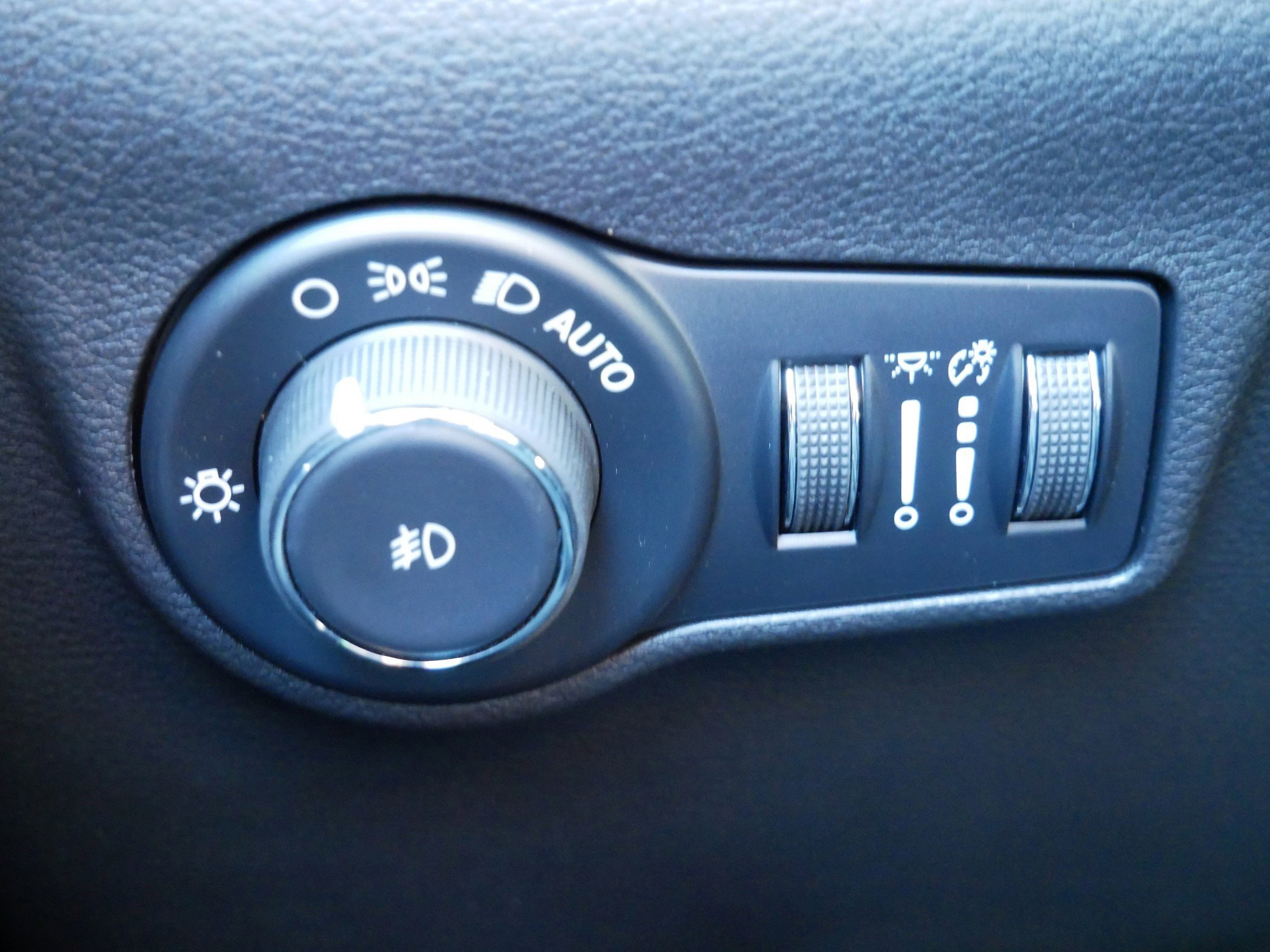 New 2026 Jeep Compass Latitude w/ Sun and Sound Group image 14