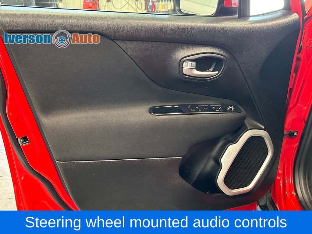 Used 2018 Jeep Renegade Latitude w/ UConnect 8.4 Nav Group AWD/4WD image 14