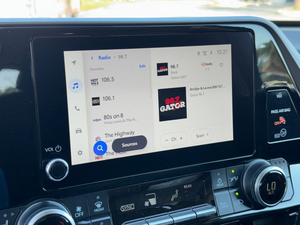 New 2026 Toyota Highlander XLE image 18