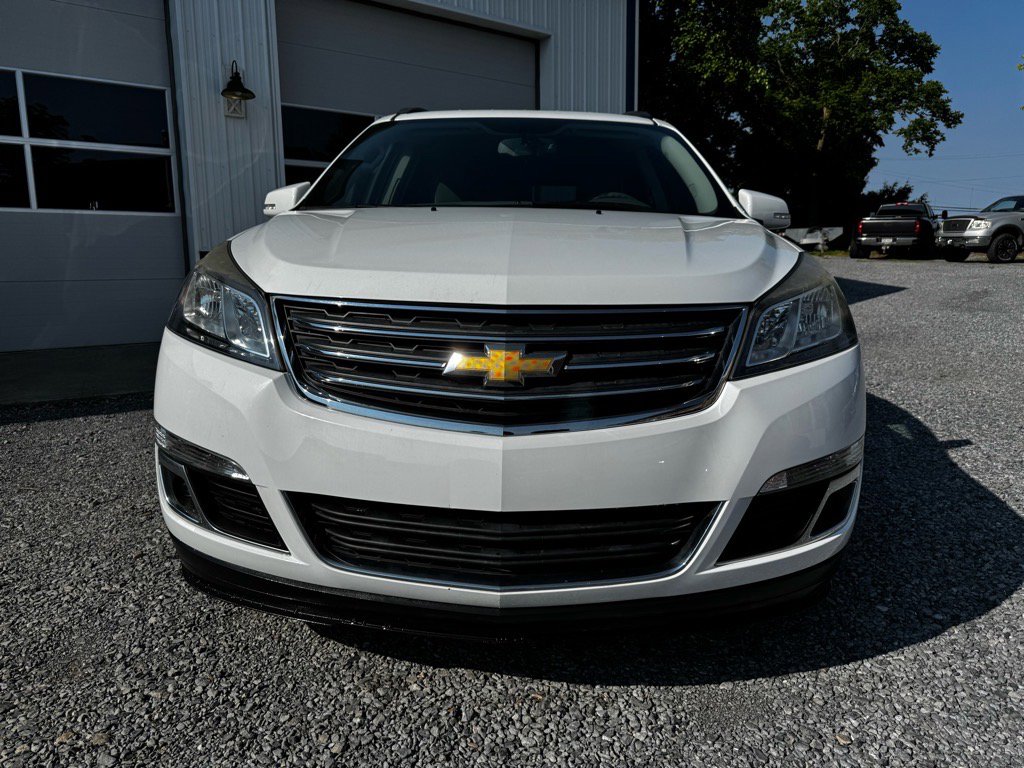 Used 2016 Chevrolet Traverse LT w/ Style and Technology Package image 2