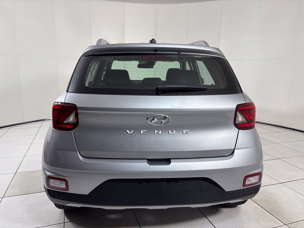 New 2026 Hyundai Venue SEL FWD image 4