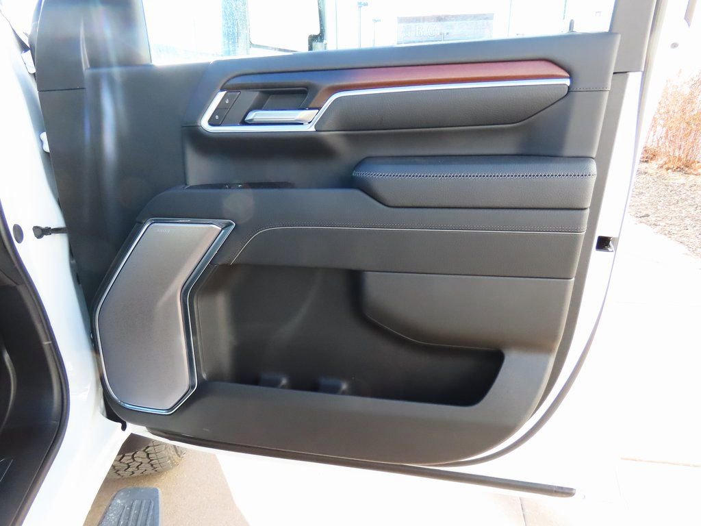 New 2026 GMC Sierra 2500 Denali w/ Denali Reserve Package image 11