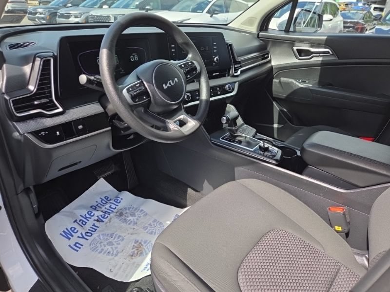 Used 2025 Kia Sportage LX AWD/4WD image 23