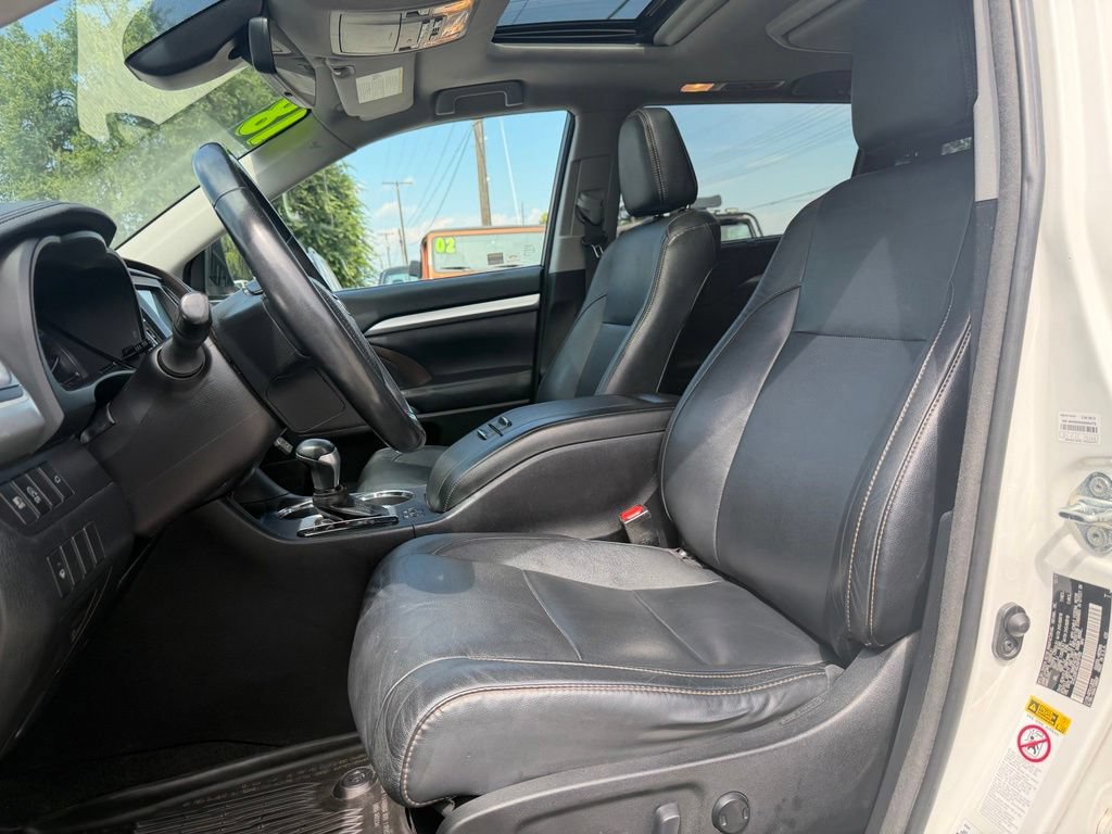 Used 2018 Toyota Highlander XLE AWD/4WD image 9