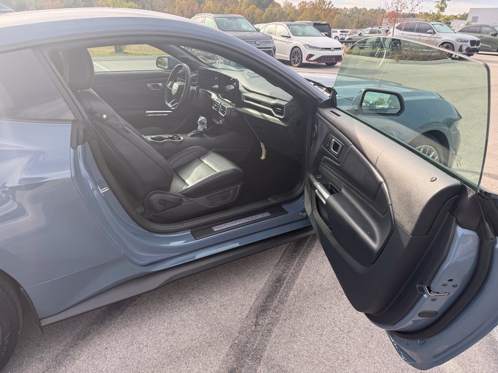 Used 2025 Ford Mustang GT Premium RWD image 26