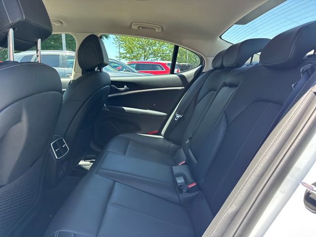 Used 2025 Genesis G70 2.5T RWD image 11