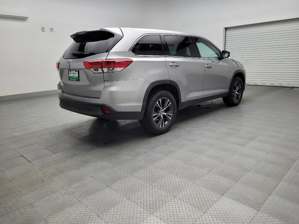 Used 2019 Toyota Highlander LE image 9