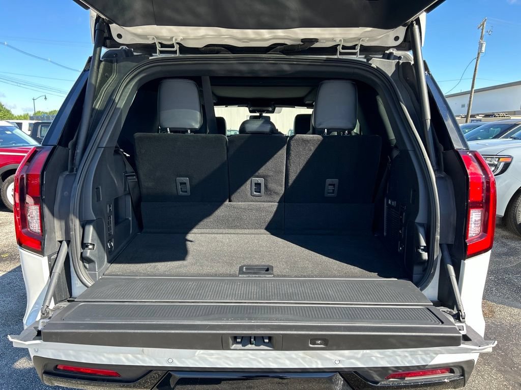 Used 2025 Ford Expedition Platinum w/ Stealth Performance Package AWD/4WD image 42