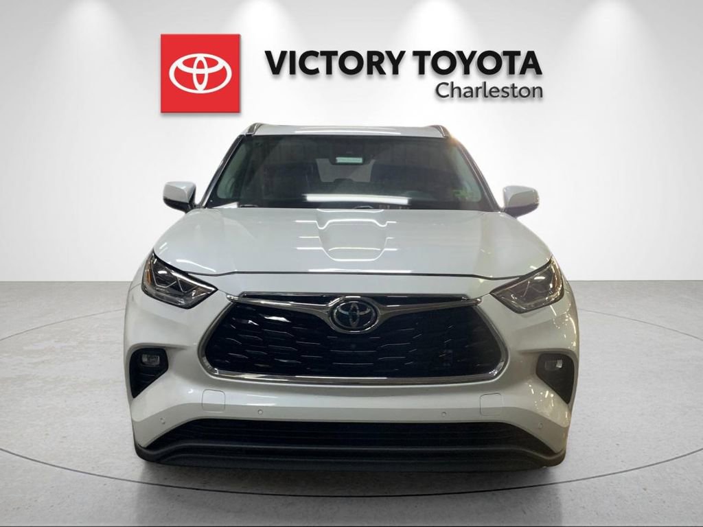 Used 2022 Toyota Highlander Limited AWD/4WD image 8