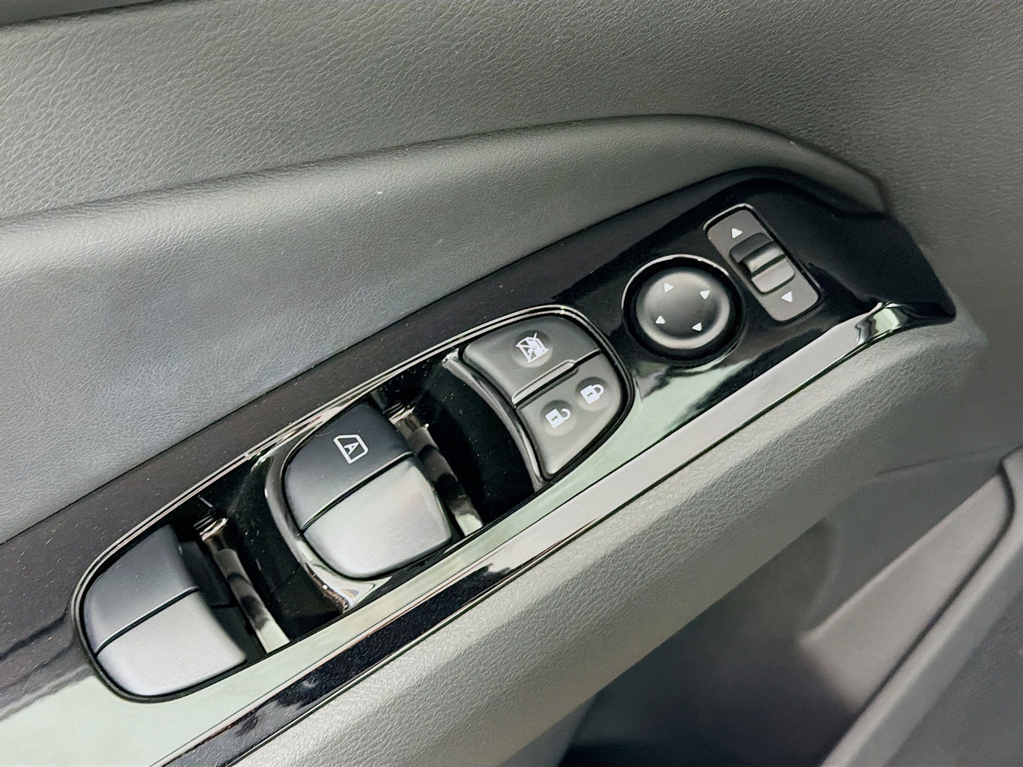 Used 2024 Nissan Altima 2.5 SR image 19