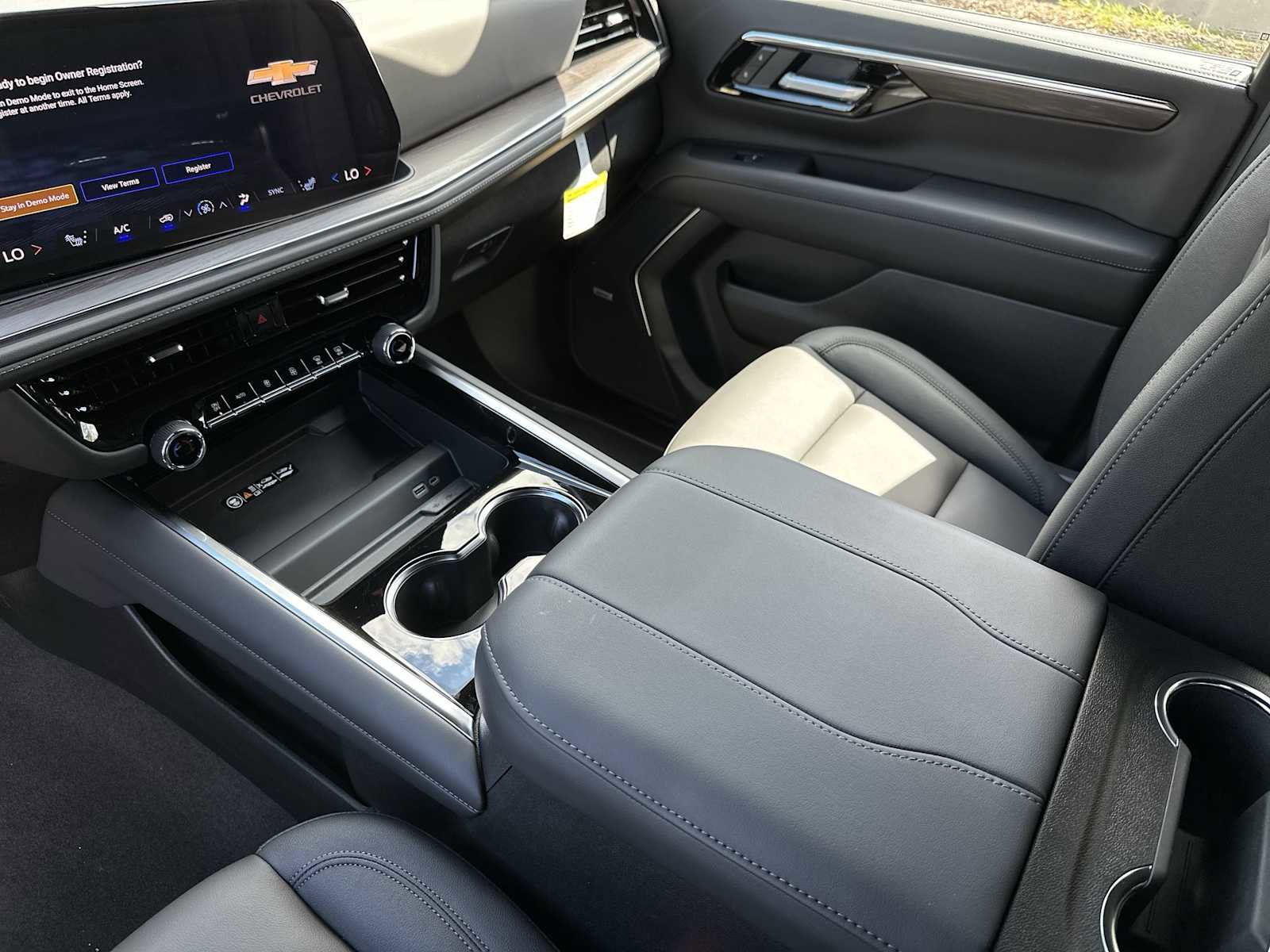 New 2026 Chevrolet Suburban LT w/ Comfort Package image 21