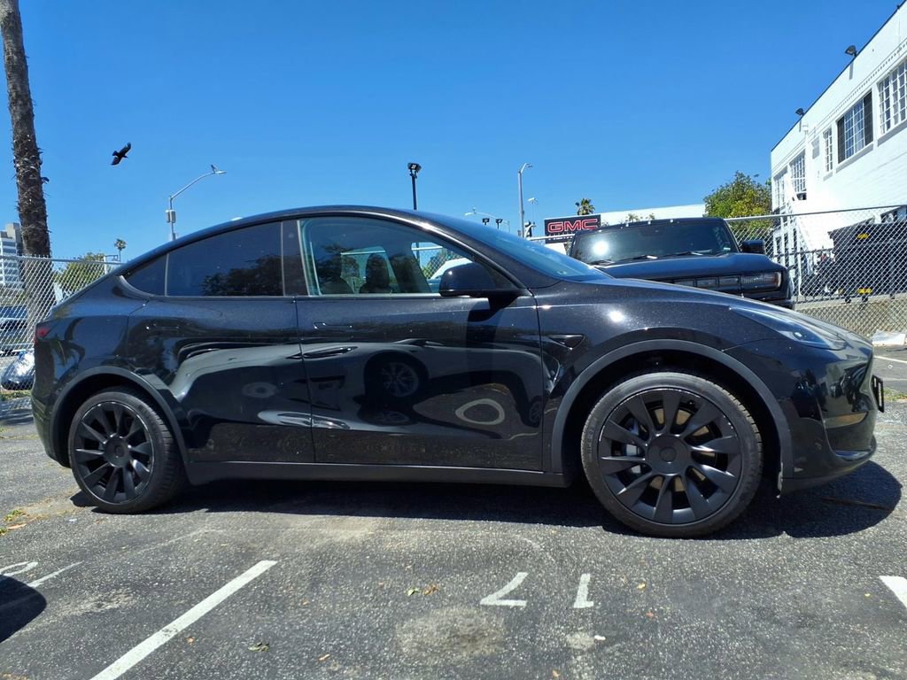Used 2021 Tesla Model Y Long Range AWD/4WD image 4