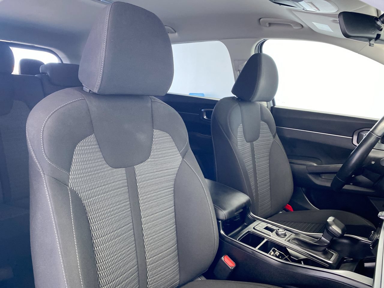 Certified 2026 Kia Sorento LX FWD image 30