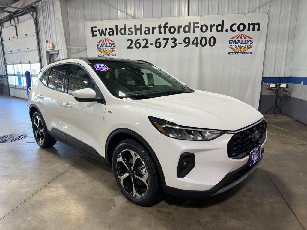 New 2025 Ford Escape ST-Line Select w/ Tech Pack #2 AWD/4WD image 2