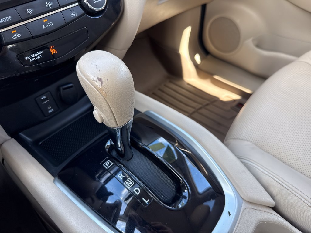 Used 2014 Nissan Rogue SL w/ SL Premium Package FWD image 26
