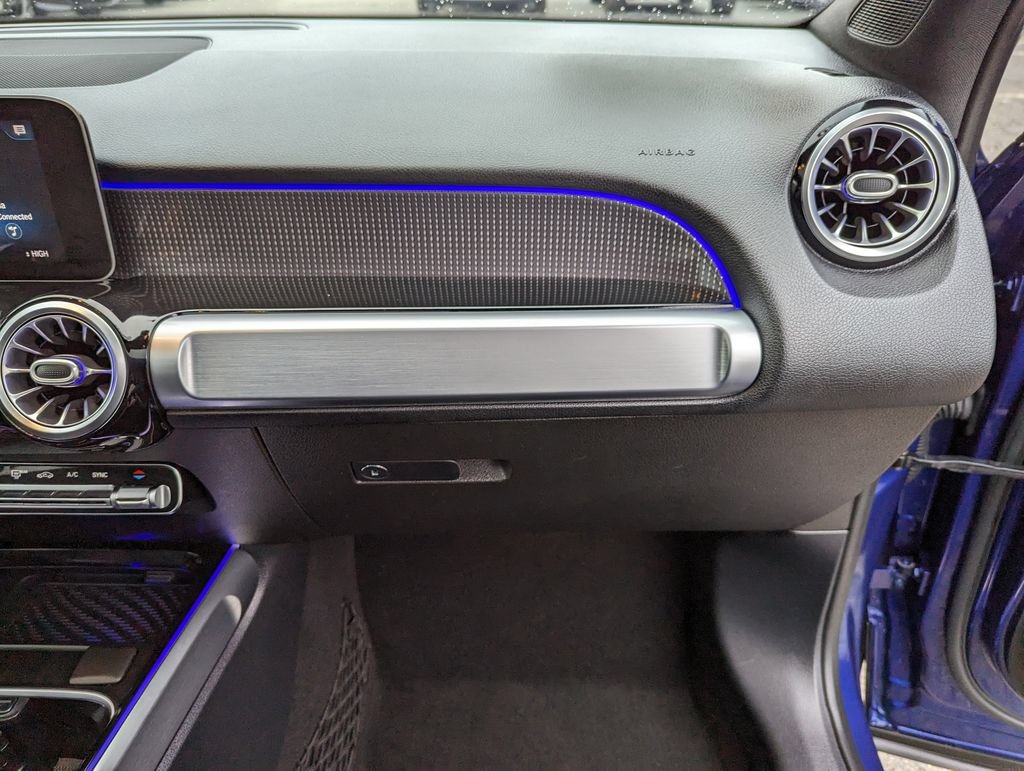 Used 2020 Mercedes-Benz GLB 250 4MATIC image 37
