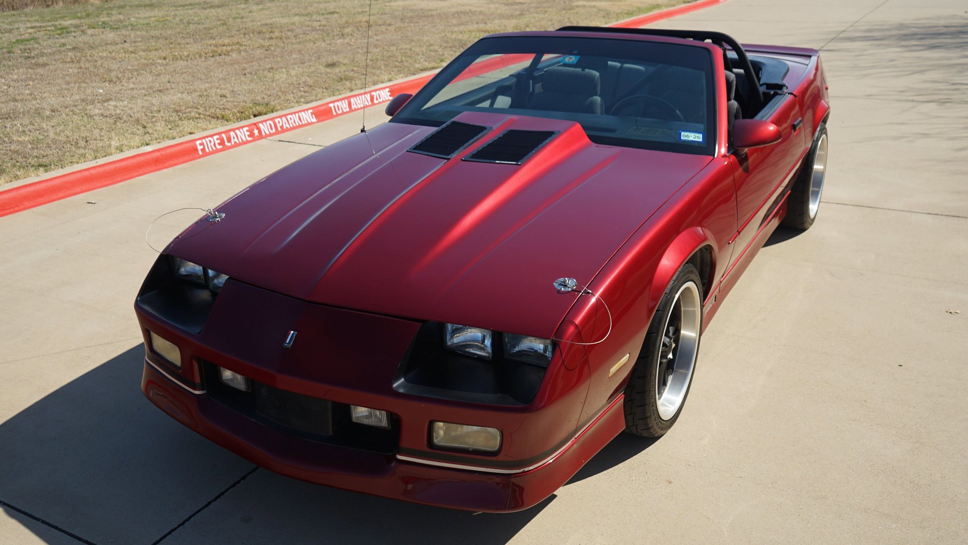 Used 1990 Chevrolet Camaro IROC-Z RWD image 2