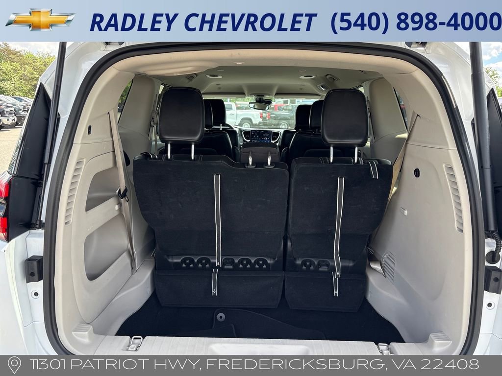 Used 2024 Chrysler Pacifica Touring-L FWD image 25