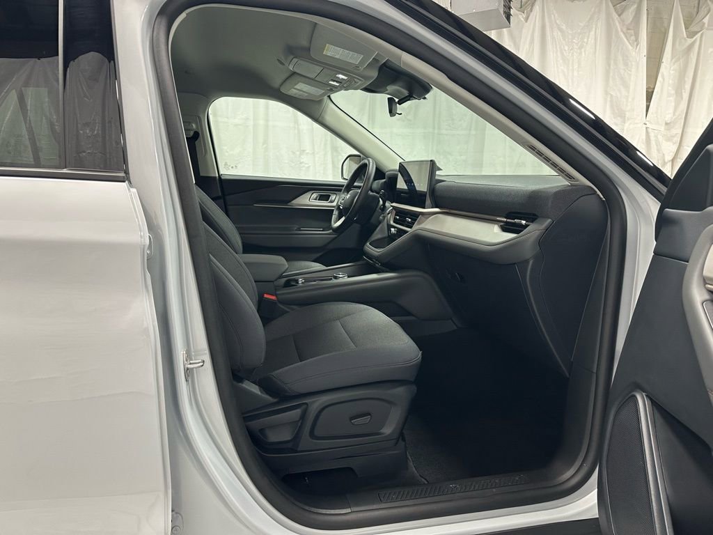 Used 2025 Ford Explorer Active image 62