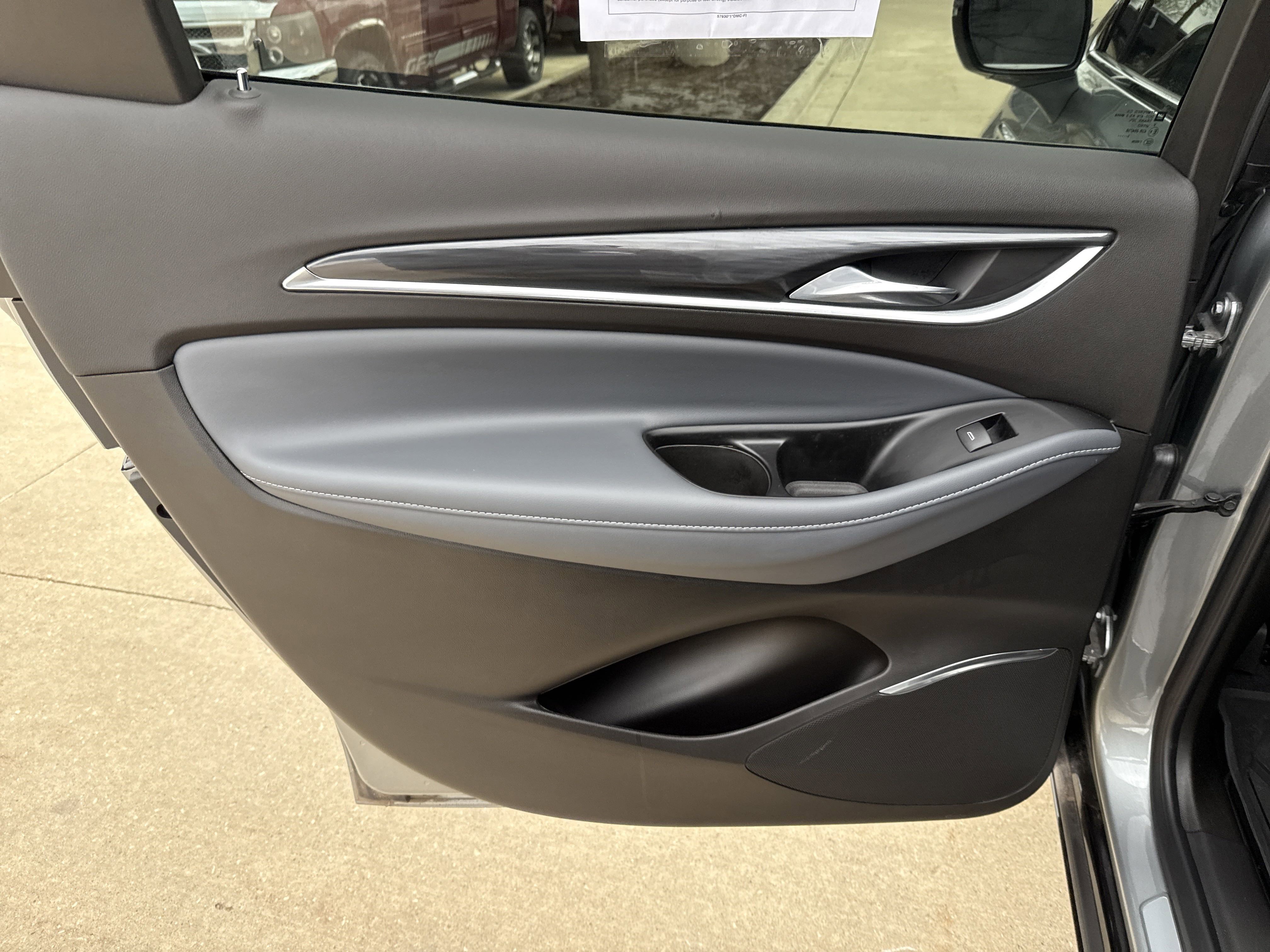 Used 2024 Buick Enclave Essence w/ Sport Touring Edition image 9