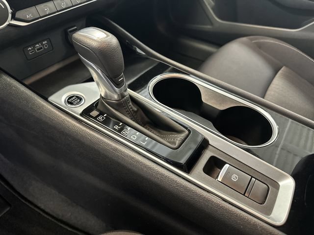 Used 2024 Nissan Altima 2.5 SV AWD/4WD image 28