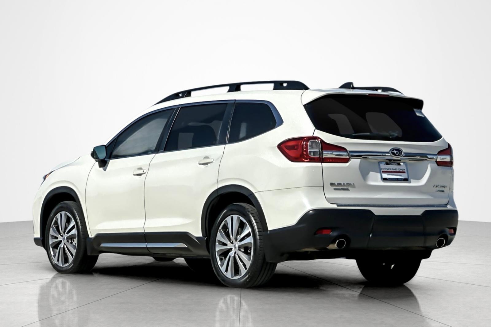 Used 2021 Subaru Ascent Limited w/ Technology Package AWD/4WD image 3
