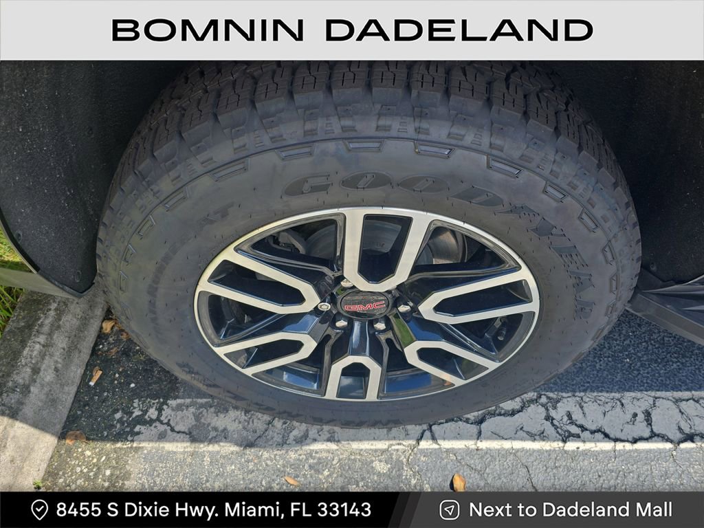Used 2023 GMC Yukon AT4 w/ Technology Package image 5