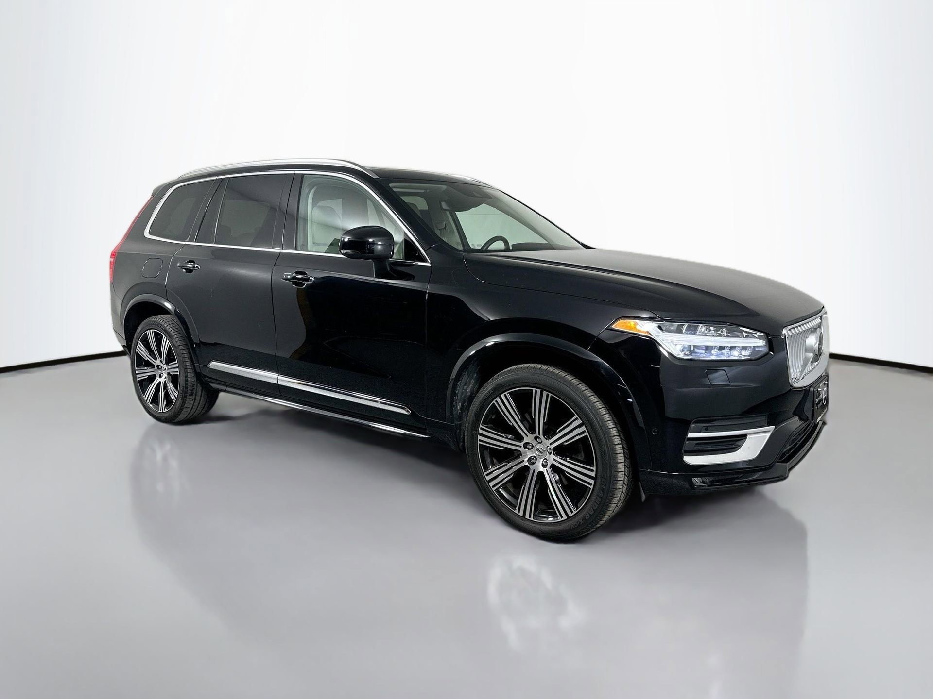 Certified 2022 Volvo XC90 T6 Inscription w/ Advanced Package image 3