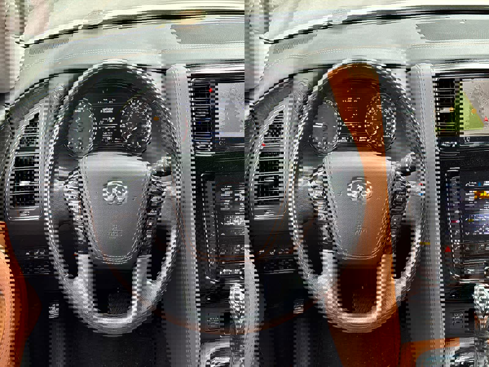 Used 2020 INFINITI QX80 Luxe w/ Sensory Package image 18