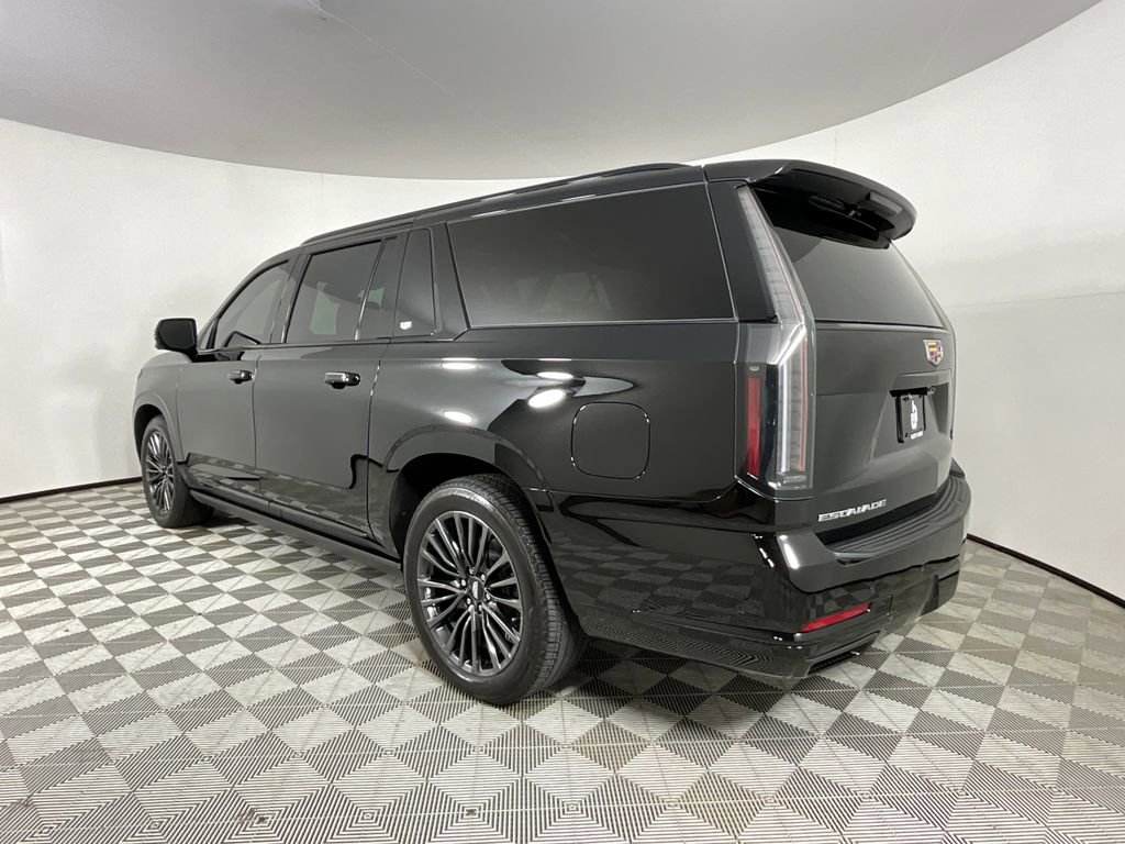 Used 2025 Cadillac Escalade ESV Sport Platinum image 3