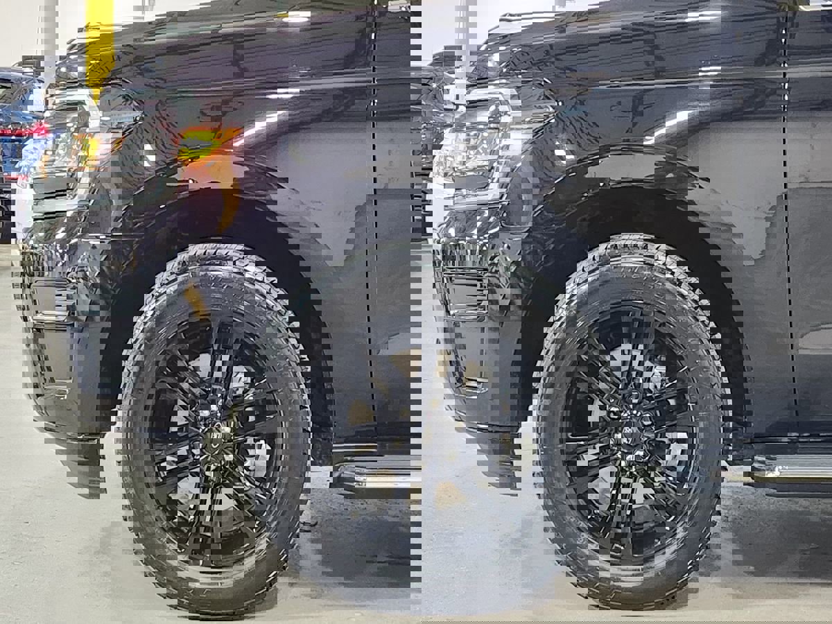 Used 2022 Ford Expedition XLT image 5