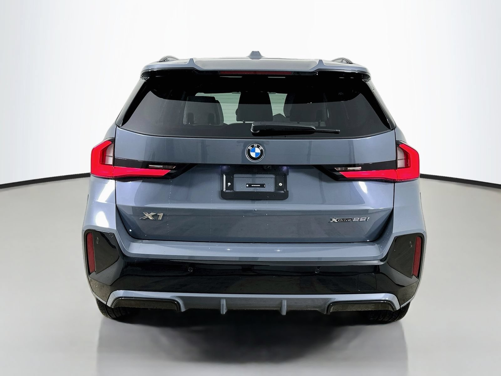 New 2027 BMW X1 xDrive28i AWD/4WD image 6