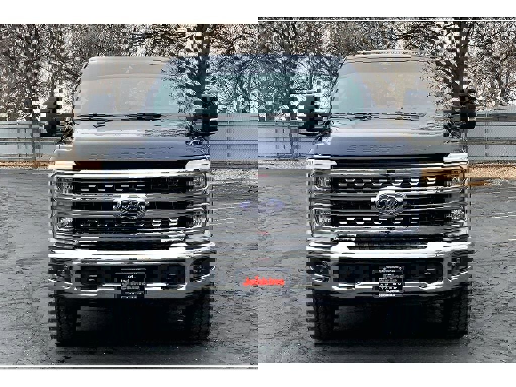 Used 2025 Ford F350 Lariat image 3