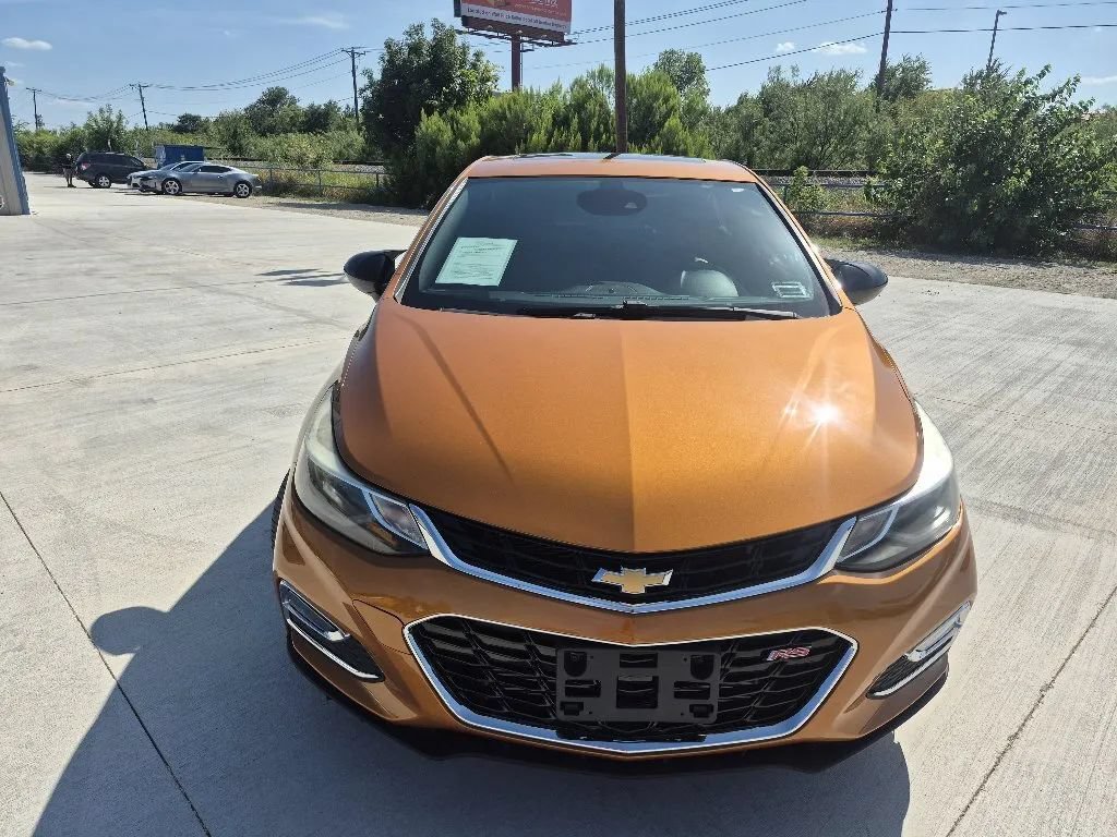 Used 2017 Chevrolet Cruze Premier FWD image 3
