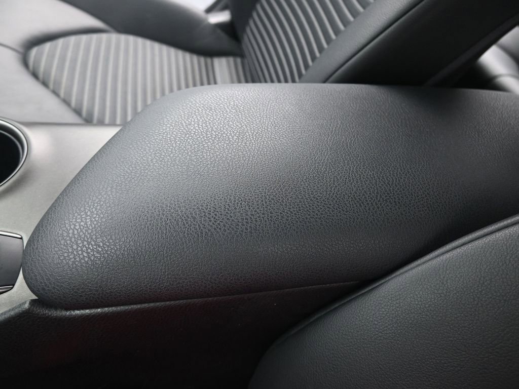 Used 2024 Toyota Camry SE w/ Convenience Package image 33