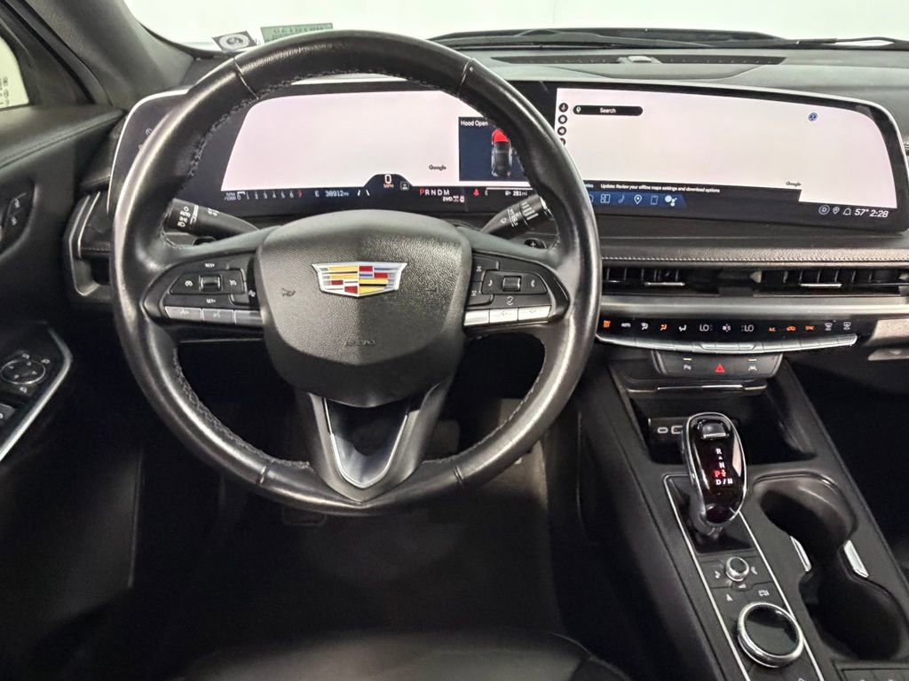 Used 2024 Cadillac XT4 Premium Luxury image 13