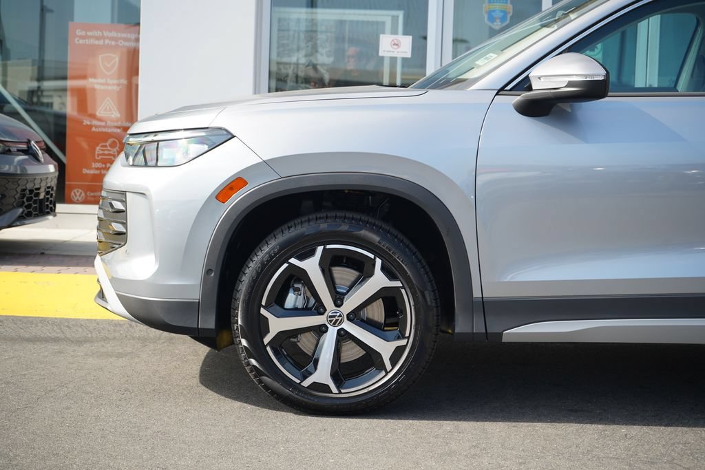 New 2026 Volkswagen Tiguan SE AWD/4WD image 2