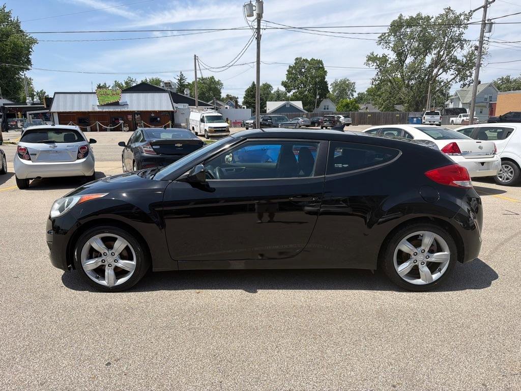 Used 2015 Hyundai Veloster FWD image 5