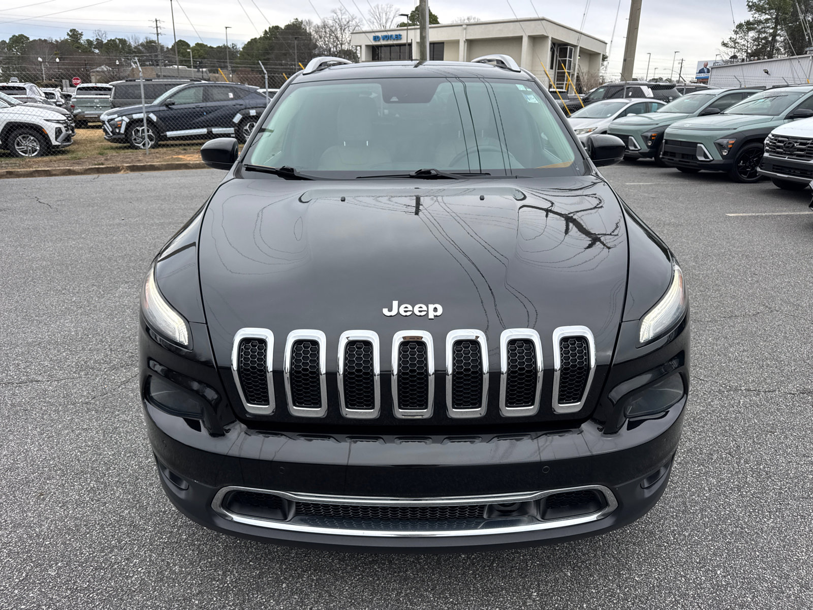 Used 2016 Jeep Cherokee Limited w/ Technology Group image 2