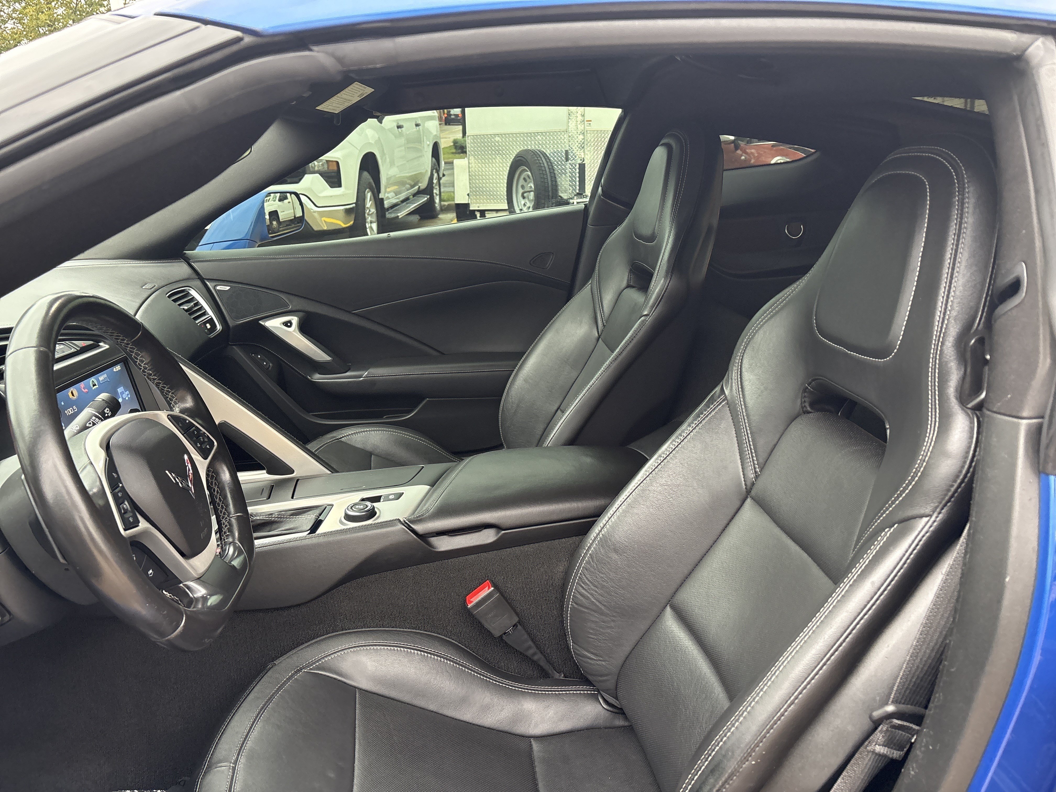 Used 2019 Chevrolet Corvette Stingray Coupe w/ 1LT RWD image 11