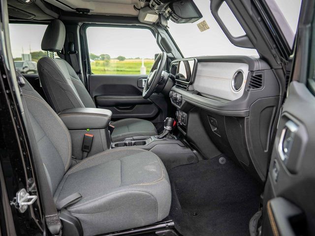 Used 2024 Jeep Wrangler Unlimited Sahara image 17