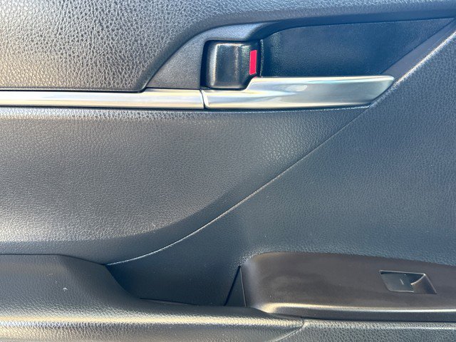 Used 2024 Toyota Camry SE FWD image 6