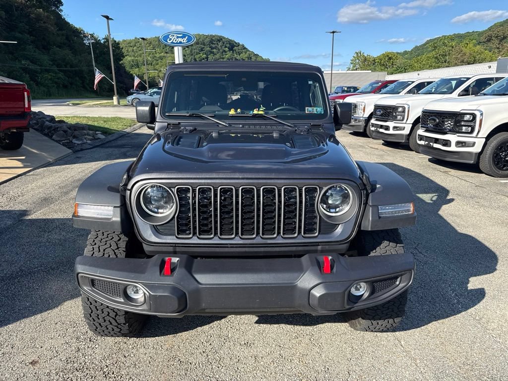 Used 2024 Jeep Wrangler Unlimited Rubicon w/ Convenience Group AWD/4WD image 6