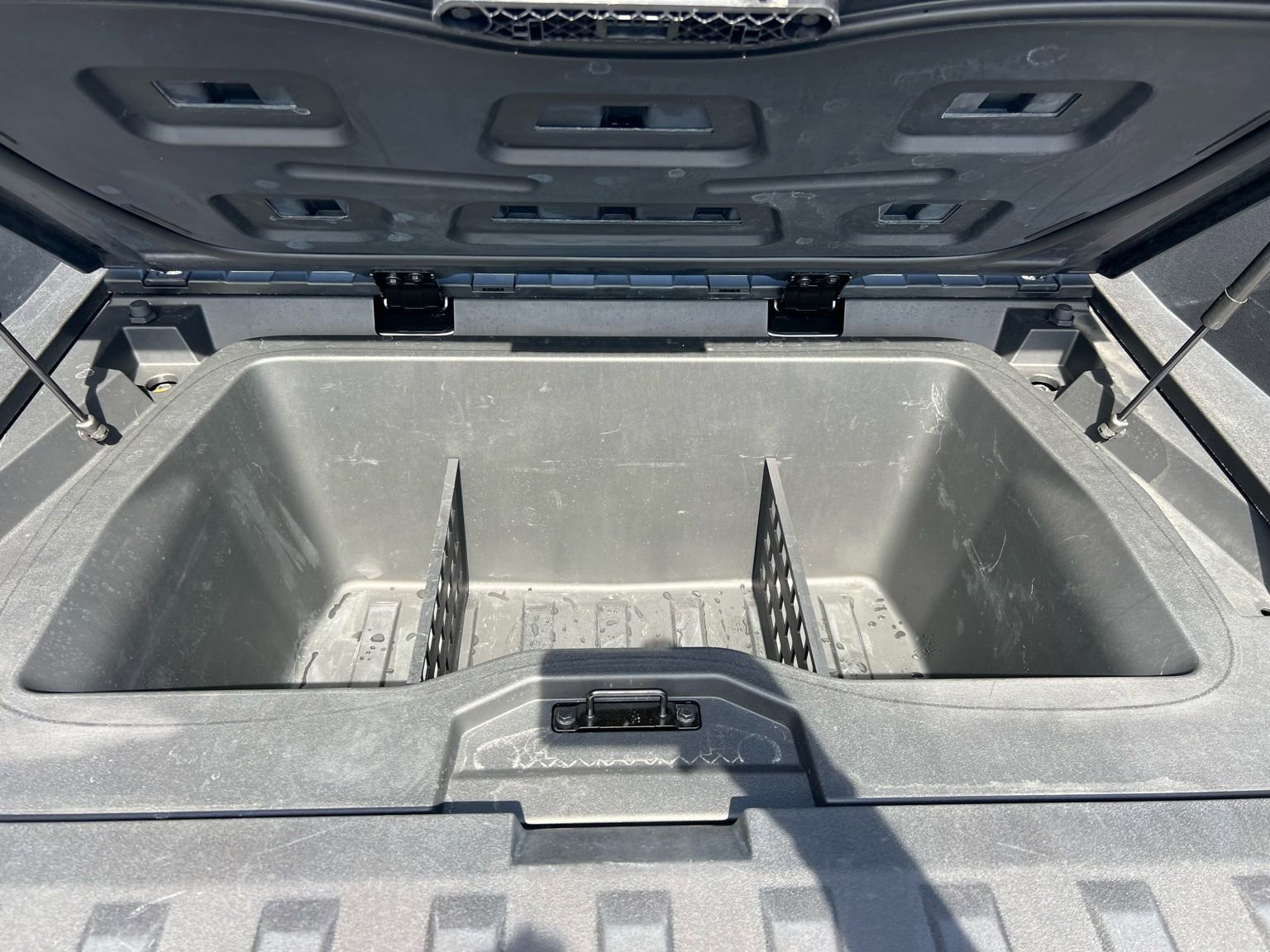 Used 2024 Tesla Cybertruck AWD Crew Cab image 23