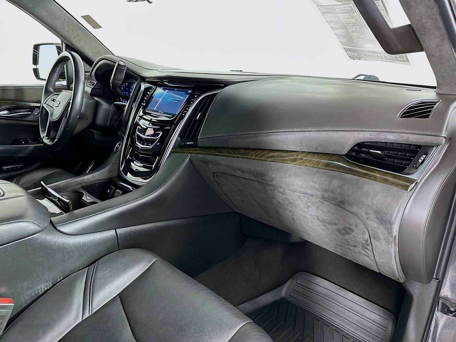 Used 2017 Cadillac Escalade Platinum AWD/4WD image 35