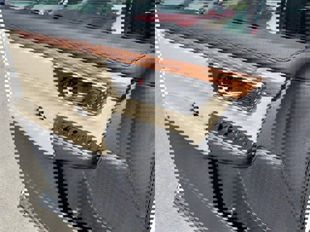 Used 2022 Honda CR-V Touring image 16